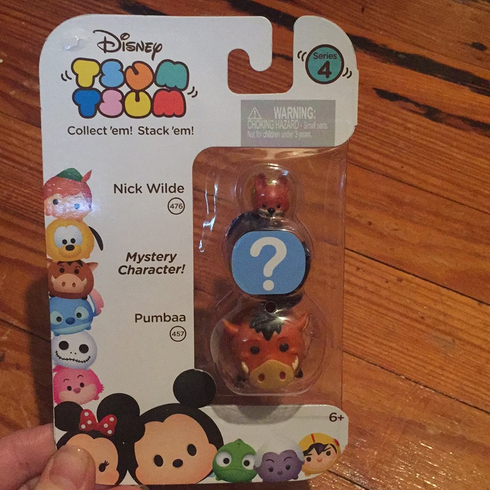 Disney tsum tsum stack em’ vinyl figurines